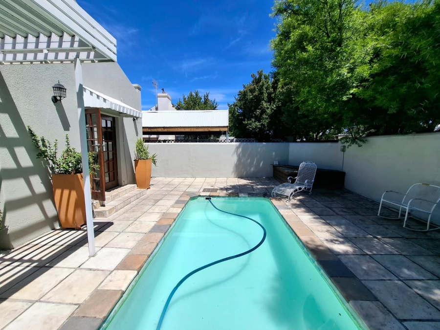 To Let 2 Bedroom Property for Rent in Table View Western Cape